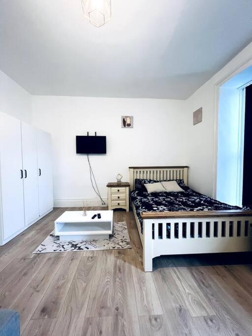 One Bedroom Close To Hyde Park #01 ロンドン エクステリア 写真